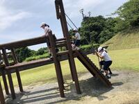 壁を登って、
