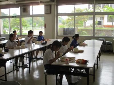 一方向を向いて