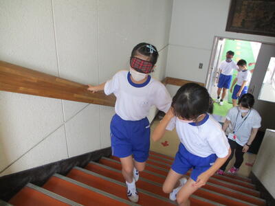 階段を歩いてみる
